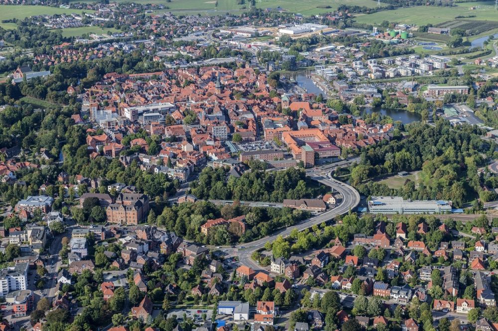 Aerial photograph Stade - Old town area and inner city center in Stade in the state Lower Saxony, Germany