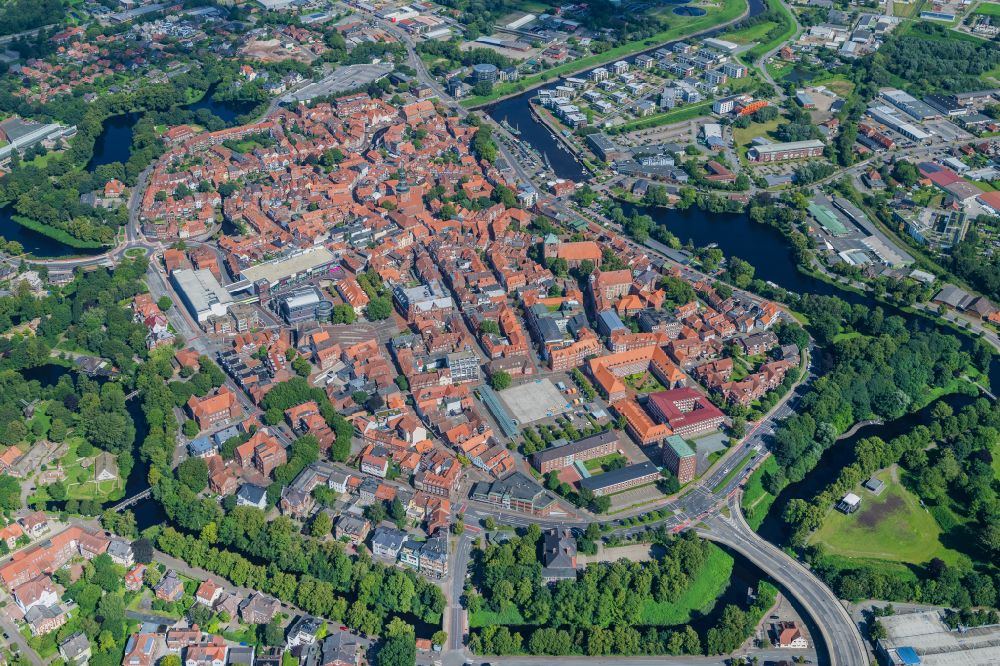 Aerial photograph Stade - Old Town area and city center in Stade in the state Lower Saxony, Germany