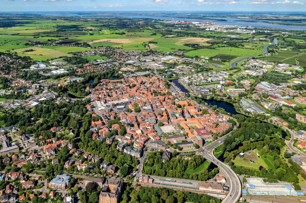 Aerial image Stade - Old Town area and city center in Stade in the state Lower Saxony, Germany