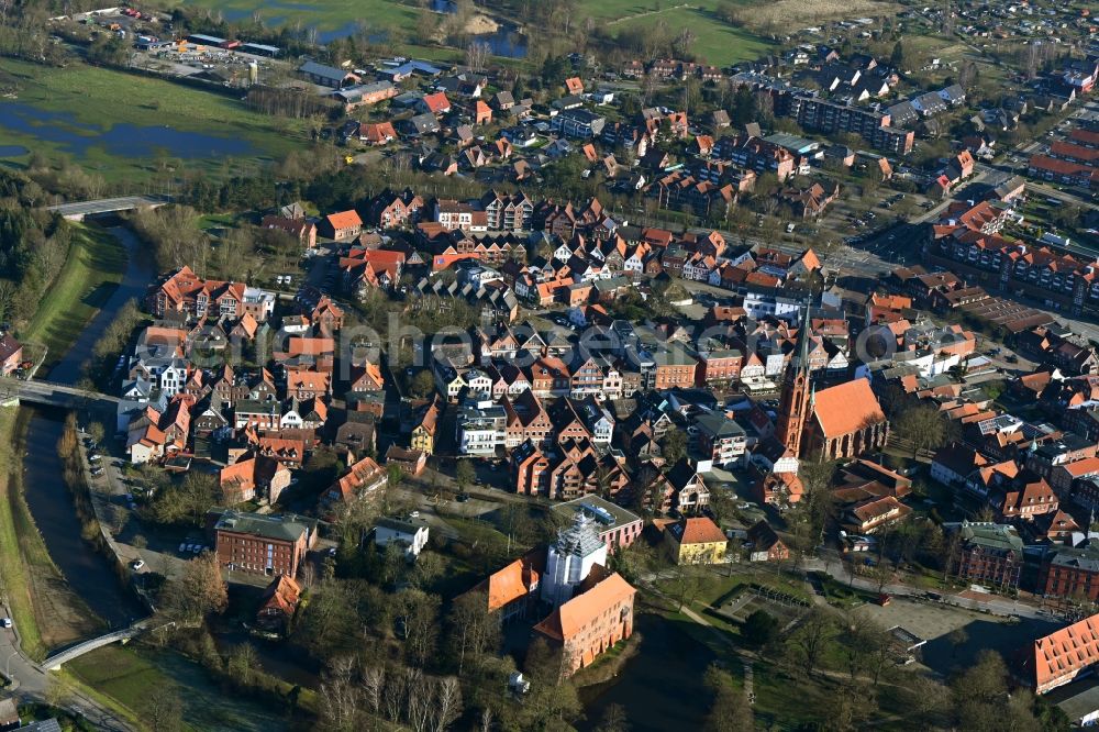 Winsen (Luhe) from above - Old Town area and city center in Winsen (Luhe) in the state Lower Saxony, Germany