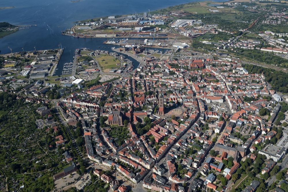 Aerial image Wismar - Old Town area and city center in Wismar in the state Mecklenburg - Western Pomerania