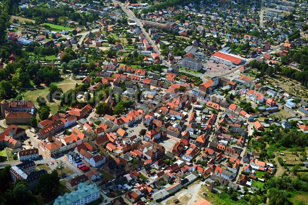 Aerial photograph Neustadt-Glewe - Old Town area and city center in Neustadt-Glewe in the state Mecklenburg - Western Pomerania, Germany