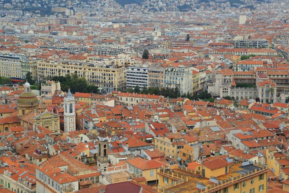 Aerial photograph Nizza - Old Town area in the district Vieux Nice and view to the Center of Nice in Provence-Alpes-Cote d'Azur, France