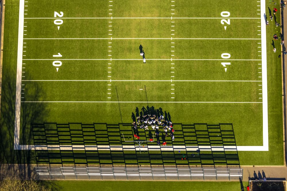 Kettwig from above - Sports field american football of the soccer sports club Kettwig e.V. on Ruhrtalstrasse in Kettwig in the state North Rhine-Westphalia, Germany
