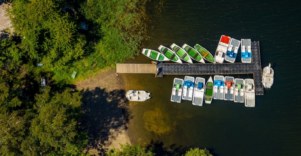 Asel Süd from above - Boat berths and moorings on the shore area of Eder in Asel Sued in the state Hesse, Germany