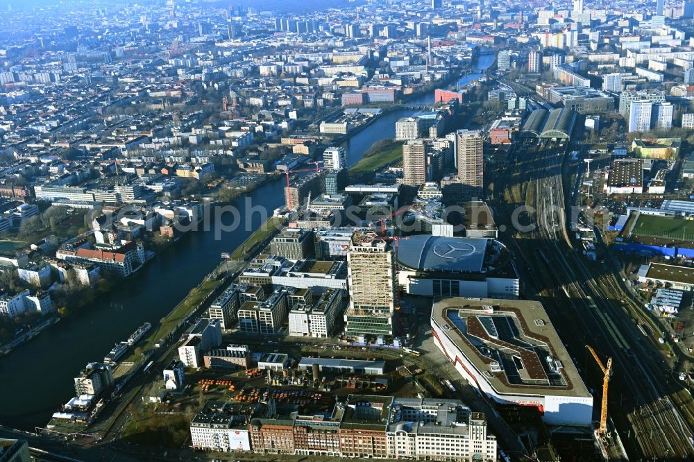 Aerial image Berlin - City view Anschutz Areal on the river bank of Spree River in the district Friedrichshain in Berlin, Germany