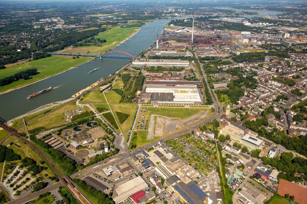 Duisburg from above - View of the ArcelorMittal Ruhrort GmbH at the Woerthstreet in the district Hochfeld in Duisburg in the state North Rhine-Westphalia
