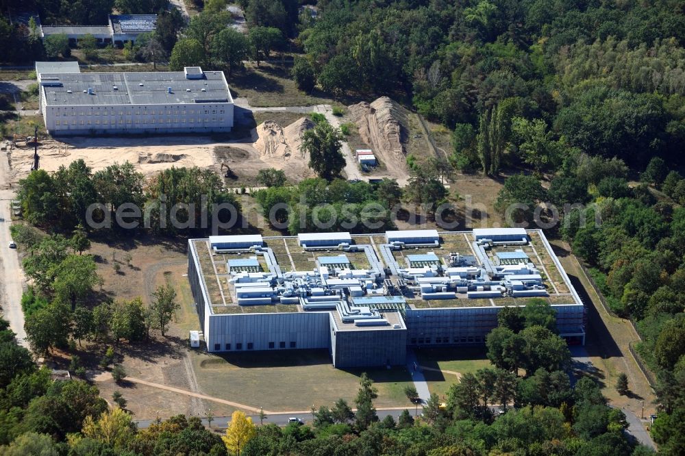 Aerial photograph Berlin - Functional building of the archive building on Fuerstenwalder Donm in the district Friedrichshagen in Berlin, Germany