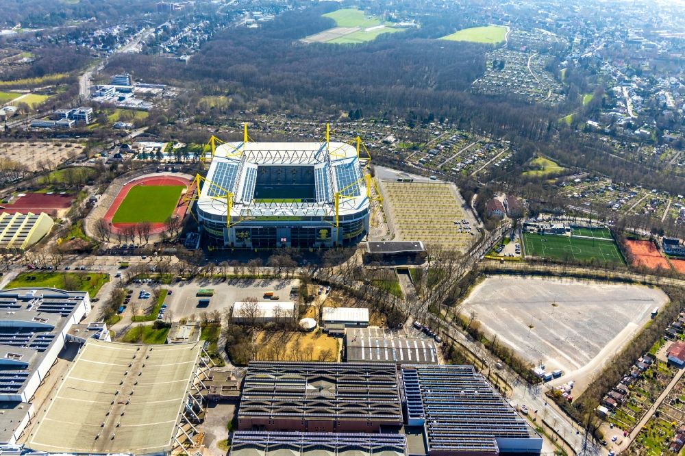 Aerial image Dortmund - Bundesliga stadium and sports facility grounds of the arena of BVB - Stadium Signal Iduna Park of the Bundesliga in Dortmund in the state of North Rhine-Westphalia