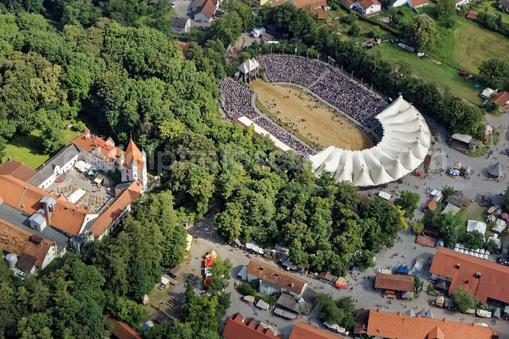 Aerial photograph Geltendorf - Arena and medieval market of Kaltenberg Knights Tournament at Kaltenberg Castle in Geltendorf in the state Bavaria. Medieval handicrafts are presented on the market in live workshops, while mock battles take place in the arena