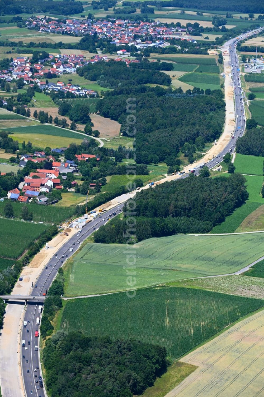 Ottersried from the bird's eye view: Motorway construction site to renew the asphalt surface on the route BAB A9 in Ottersried in the state Bavaria, Germany