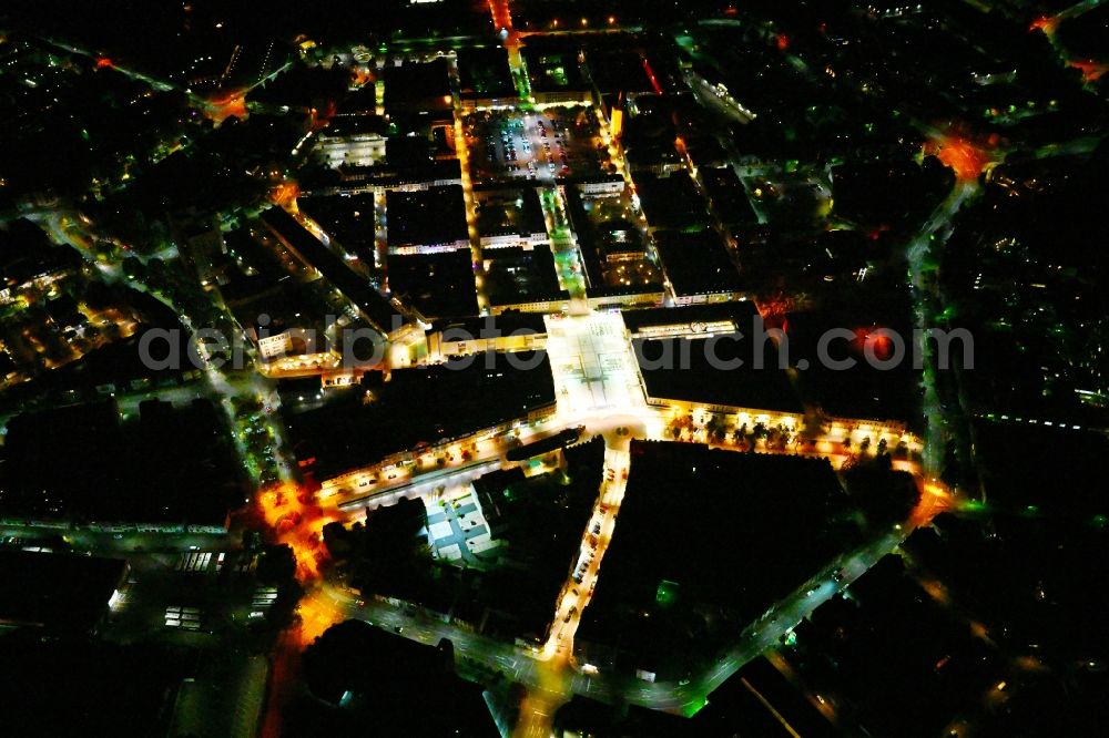 Saarlouis at night from the bird perspective: Night lighting old Town area and city center on Grosser Markt in Saarlouis in the state Saarland, Germany