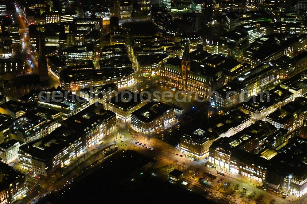 Hamburg at night from the bird perspective: Night lighting old Town area and city center Jungfernstieg - Ballindonm - Grosse Bleichen on lake shore of Binnenalster in Hamburg, Germany