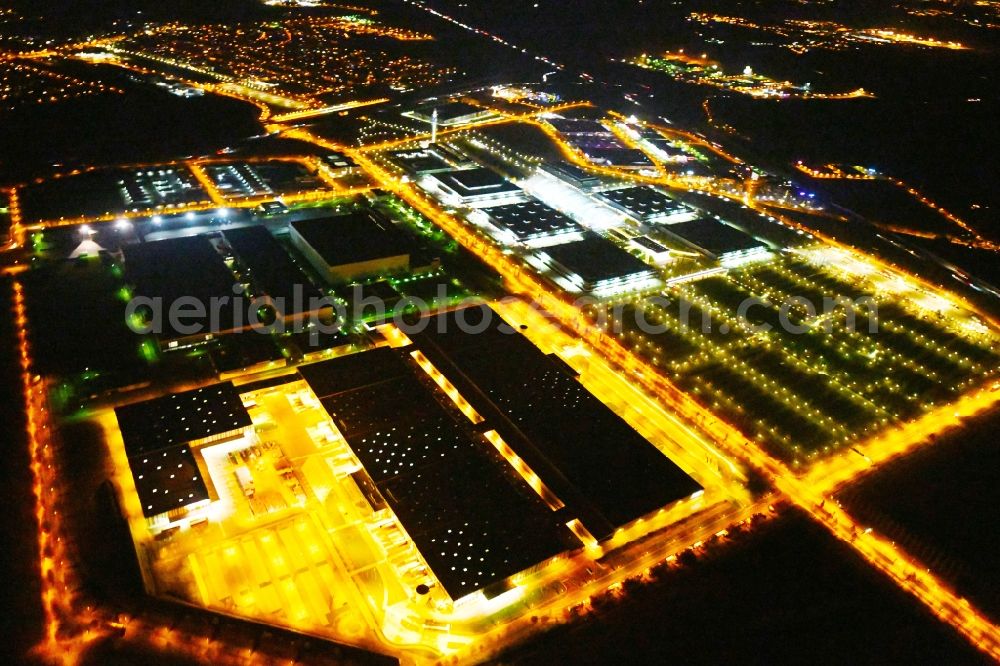 Leipzig at night from above - Night lighting Exhibition grounds and exhibition halls of the LMI - Leipziger Messe International GmbH on Messe-Allee in the district Nord in Leipzig in the state Saxony, Germany