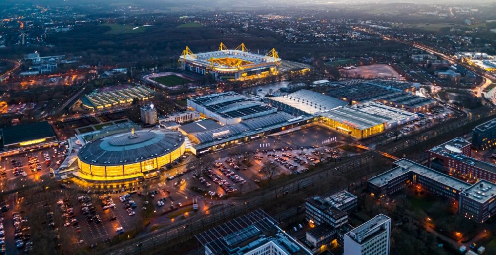 Aerial photograph at night Dortmund - Night lighting exhibition grounds and exhibition halls of the Westfalen Halls in Dortmund in the state of North Rhine-Westphalia