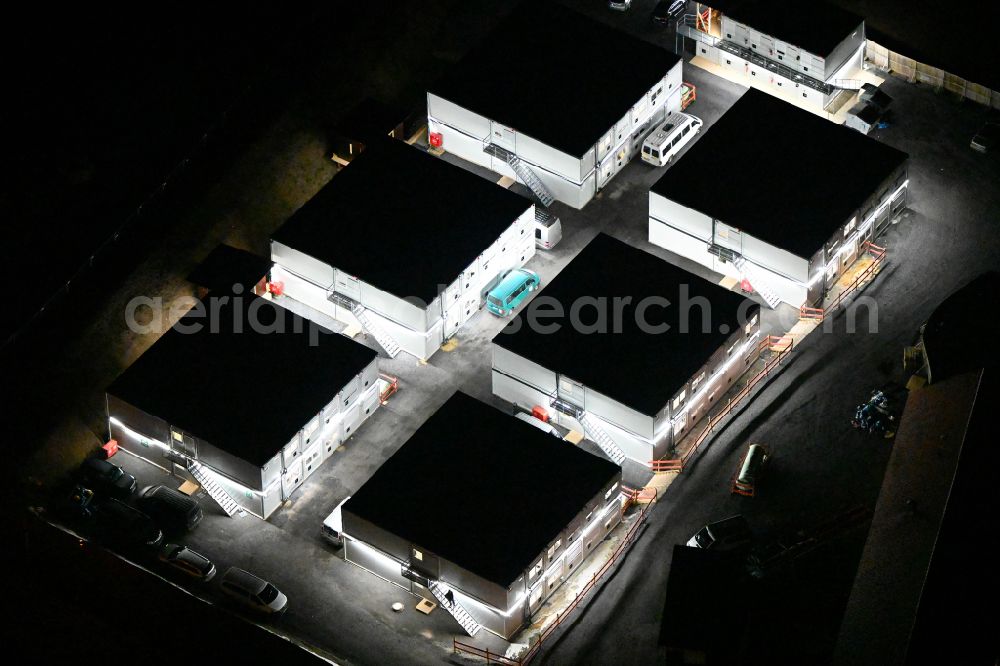 Großlöbichau at night from the bird perspective: Night lighting construction workers container settlement as temporary accommodation in Grossloebichau in the state Thuringia, Germany