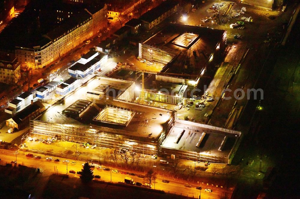 Dresden at night from above - Night lighting New construction site of the school building Gehestrasse - Erfurter Strasse in the district Pieschen in Dresden in the state Saxony, Germany