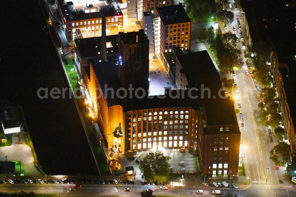 Aerial photograph at night Berlin - Night lighting Office building - Ensemble Ullsteinhaus on Ullsteinstrasse in the district Tempelhof in Berlin, Germany