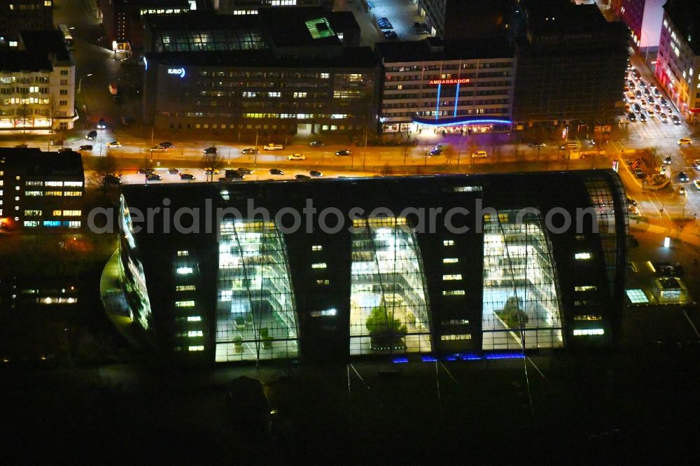 Aerial photograph at night Hamburg - Night lighting office building Berliner Bogen on Anckelmonnsplatz - Stoltenpark in Hamburg, Germany