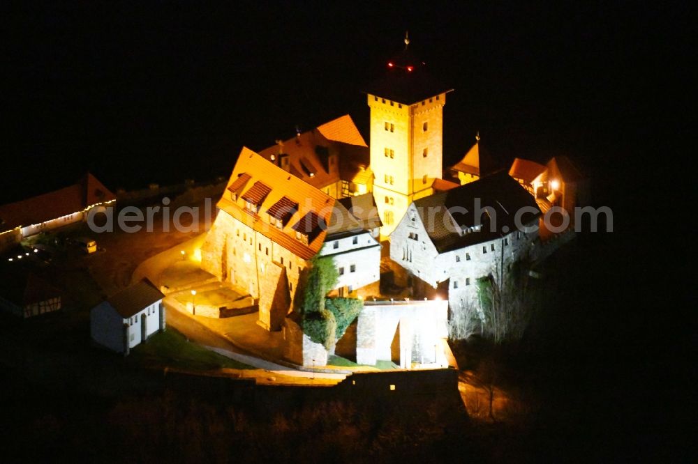 Aerial photograph at night Amt Wachsenburg - Night lighting Castle of the fortress Wachsenburg in Amt Wachsenburg in the state Thuringia