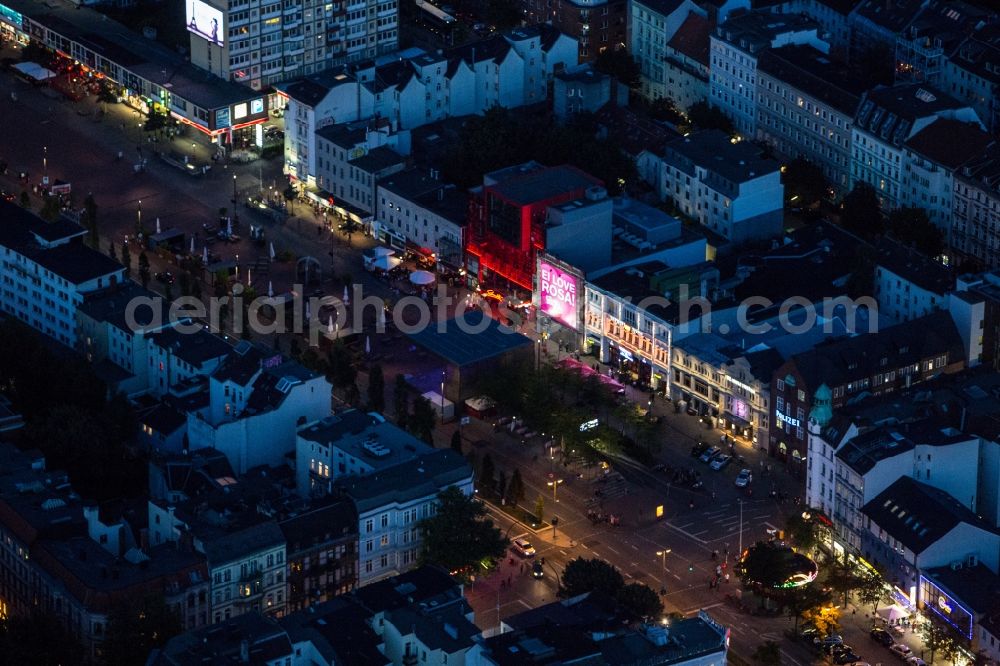 Aerial photograph at night Hamburg - Night aerial view of the Reeperbahn in Hamburg's entertainment and red-light district of St. Pauli in Hamburg