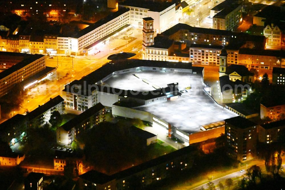 Aerial photograph at night Dessau - Night lighting building of the shopping center Dessau-Center on Franzstrasse in Dessau in the state Saxony-Anhalt, Germany