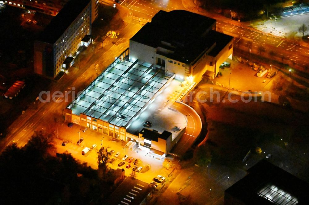 Dessau at night from the bird perspective: Night lighting building of the shopping center KAUFLAND on Wolfgangstrasse in Dessau in the state Saxony-Anhalt, Germany