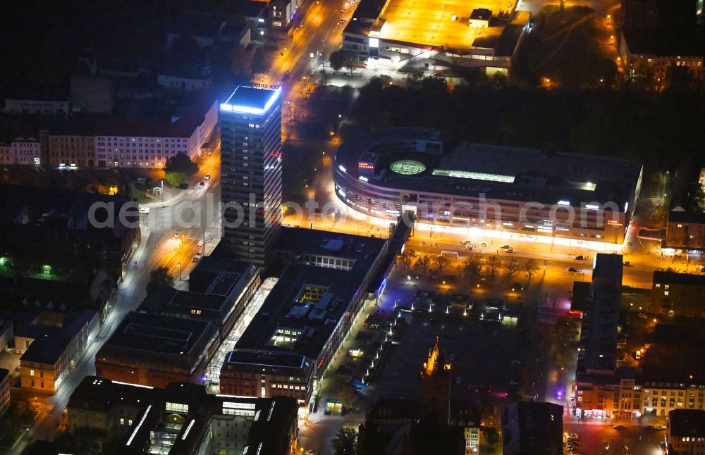 Aerial image at night Slubice - Night lighting Building of the shopping center Lenne-Passagen on Platz of Republik - Karl-Marx-Strasse in Frankfurt (Oder) in the state Brandenburg, Germany