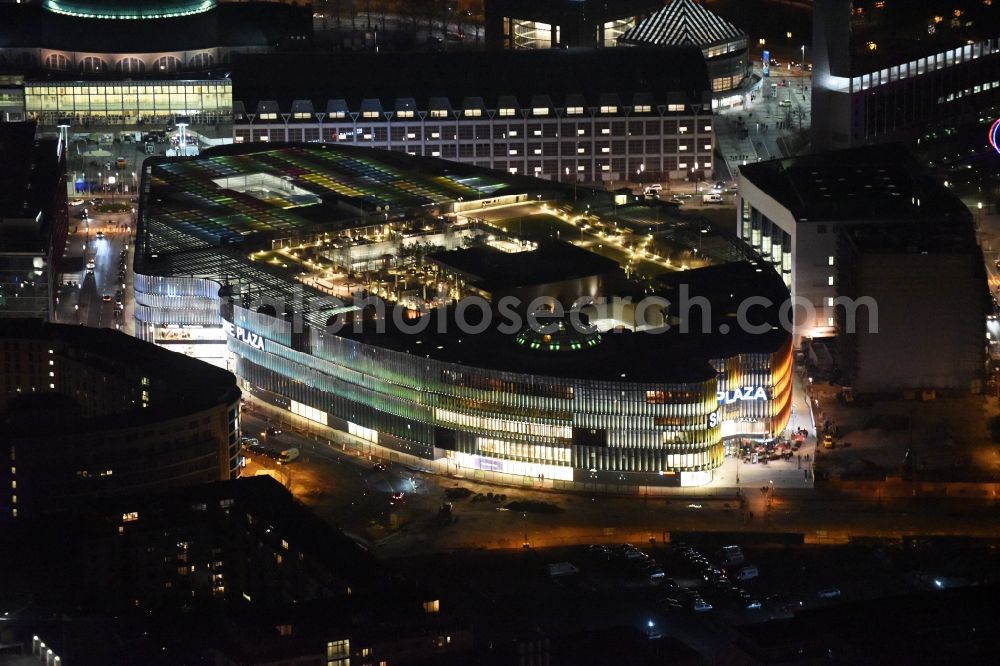 Aerial image at night Frankfurt am Main - Night lighting building of the shopping center Skyline Plaza on Europa - Allee in the district Gallus in Frankfurt in the state Hesse, Germany