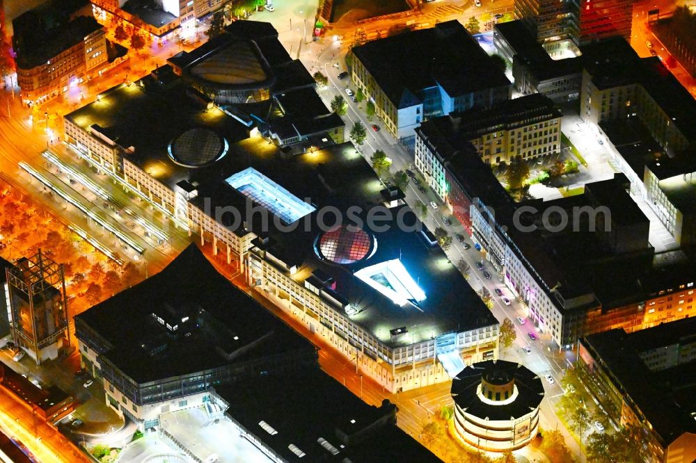 Aerial photograph at night Saarbrücken - Night lighting building of the shopping center EUROPA - Galerie in the district Sankt Johann in Saarbruecken in the state Saarland, Germany