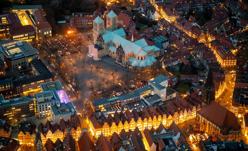 Münster at night from the bird perspective: Night lighting half-timbered house and multi-family house- residential area in the old town area and inner city center in Muenster in the state North Rhine-Westphalia, Germany