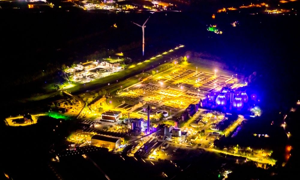 Bottrop at night from above - Night lighting sewage works Basin and purification steps for waste water treatment in Bottrop at Ruhrgebiet in the state North Rhine-Westphalia, Germany