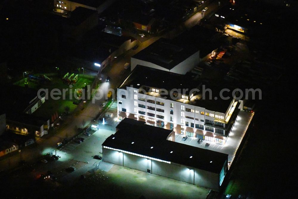 Aerial photograph at night Hamburg - Night lighting company grounds and facilities on Hammer Deich in the district Hamm in Hamburg, Germany