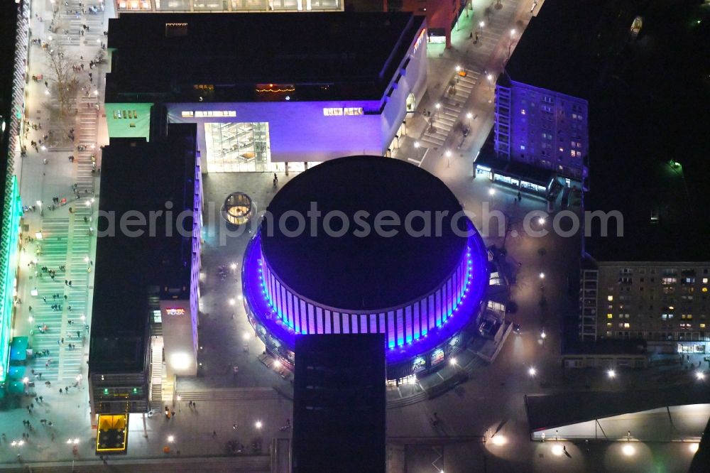 Dresden at night from the bird perspective: Night lights and lighting Building of the round cinema - Rundkino Dresden. The rotunda is located on the Prager Strasse in the district Altstadt in Dresden in the federal state of Saxony, Germany