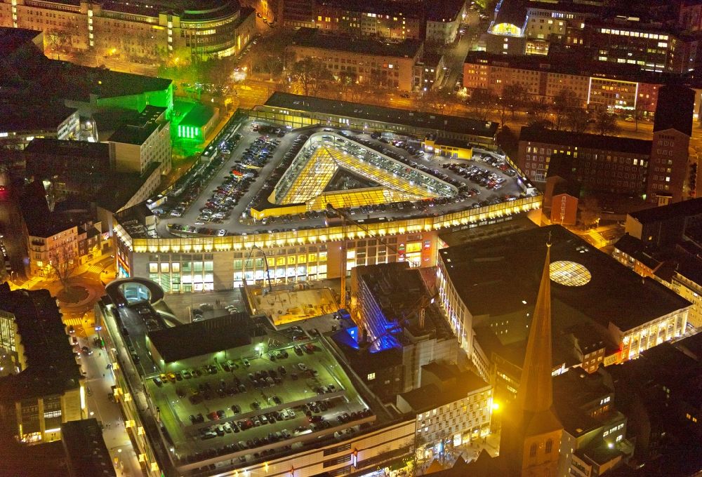 Aerial image at night Dortmund - Night lighting building of the shopping center Thier-Galerie in Dortmund in the state North Rhine-Westphalia