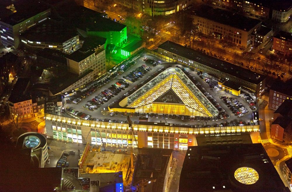 Dortmund at night from the bird perspective: Night lighting building of the shopping center Thier-Galerie in Dortmund in the state North Rhine-Westphalia