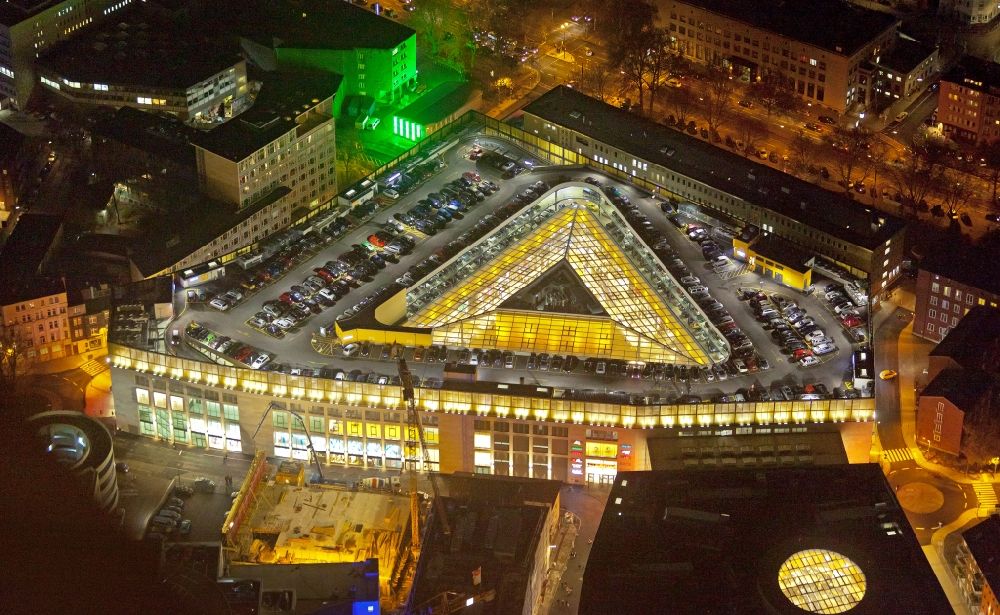 Aerial photograph at night Dortmund - Night lighting building of the shopping center Thier-Galerie in Dortmund in the state North Rhine-Westphalia