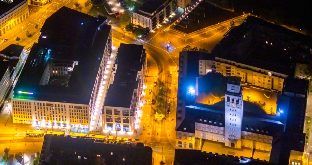 Aerial image at night Mülheim an der Ruhr - Night lighting town Hall building of the city administration in Muelheim on the Ruhr at Ruhrgebiet in the state North Rhine-Westphalia, Germany
