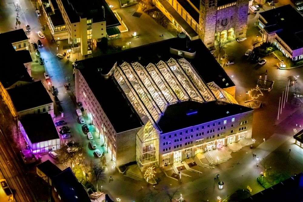 Unna at night from the bird perspective: Night lighting town Hall building of the city administration on Rathausplatz - Katharinenplatz in Unna in the state North Rhine-Westphalia, Germany