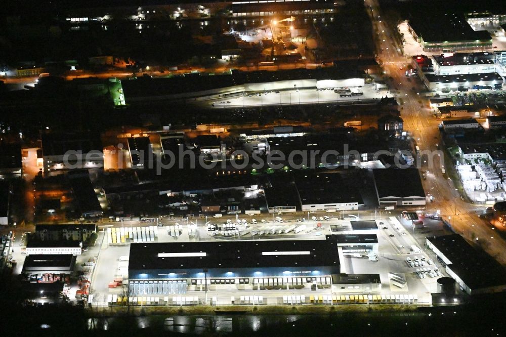 Aerial image at night Hamburg - Night lighting building complex and distribution center on the site Hermes Logistik-Center - ECE in the district Billbrook in Hamburg, Germany