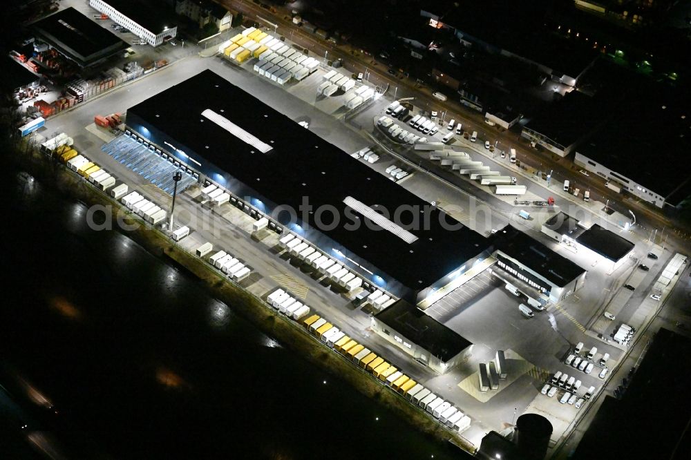 Hamburg at night from above - Night lighting building complex and distribution center on the site Hermes Logistik-Center - ECE in the district Billbrook in Hamburg, Germany