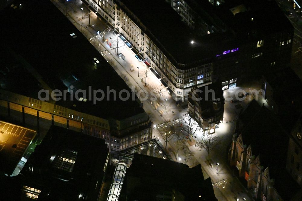 Hamburg at night from the bird perspective: Night lighting commercial building Thomas-i-Punkt on Moenckebergstrasse in the city center in Hamburg, Germany