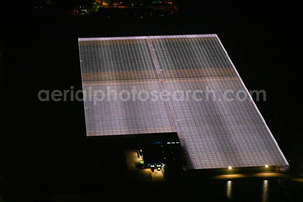 Lutherstadt Wittenberg at night from above - Night lighting greenhouse rows of the Wittenberg Vegetable GmbH on Hans-Heinrich-Franck-Strasse in Lutherstadt Wittenberg in the state Saxony-Anhalt, Germany