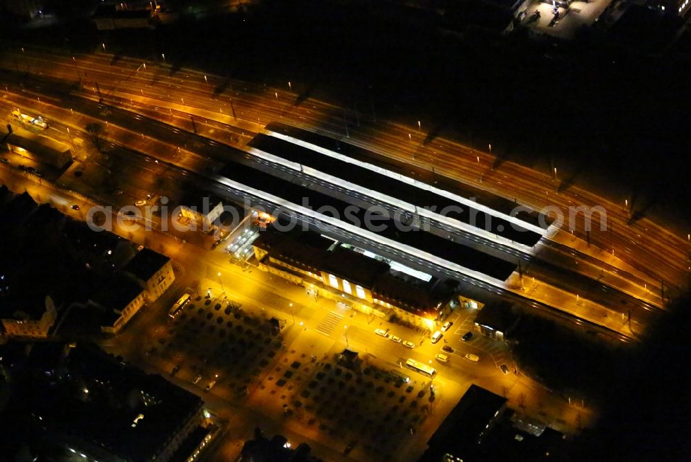 Aerial photograph at night Weimar - Night lighting Track progress and building of the main station of the railway in Weimar in the state Thuringia, Germany