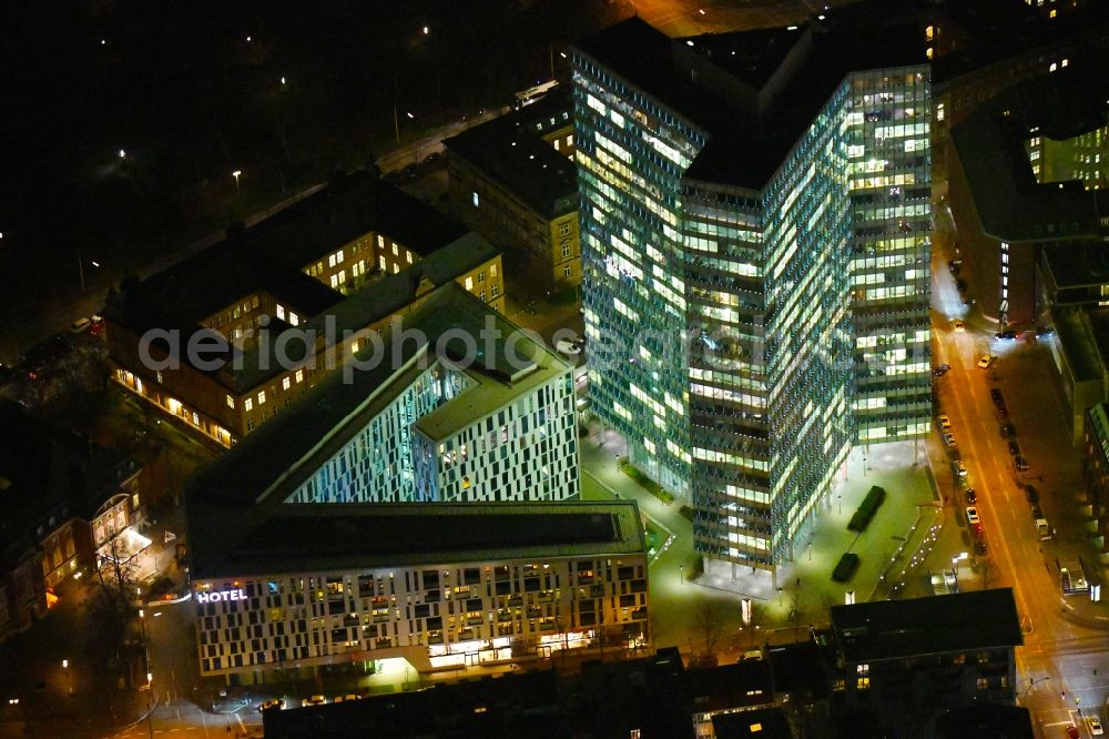 Aerial photograph at night Hamburg - Night lighting high-rise ensemble of Emporio-Hochhaus in the district Neustadt in Hamburg, Germany