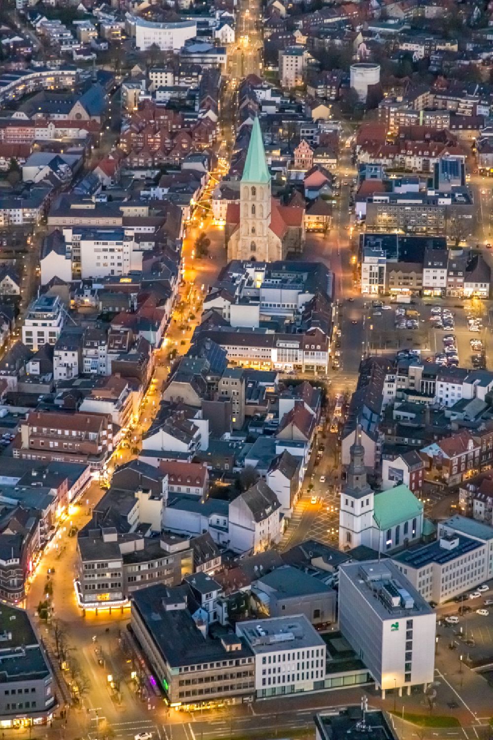 Hamm at night from the bird perspective: Night lighting church building in Pauluskirche Paulus church on market place in Hamm Old Town- center of downtown in the district Mitte in Hamm in the state North Rhine-Westphalia, Germany