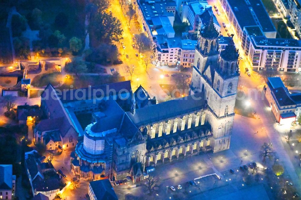 Aerial photograph at night Magdeburg - Night lighting church building of the cathedral in the district Altstadt in Magdeburg in the state Saxony-Anhalt