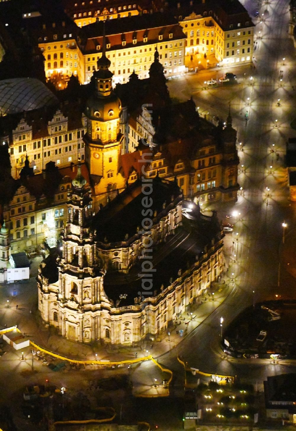 Dresden at night from the bird perspective: Night lighting church building in Katholische Hofkirche on Schlossstrasse - Theaterplatz Old Town- center of downtown in the district Altstadt in Dresden in the state Saxony, Germany