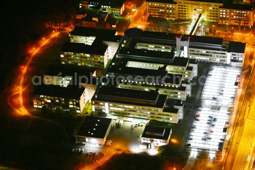 Erfurt at night from above - Night lighting hospital grounds of the Clinic Helios Klinikum Erfurt in the district Andreasvorstadt in Erfurt in the state Thuringia, Germany