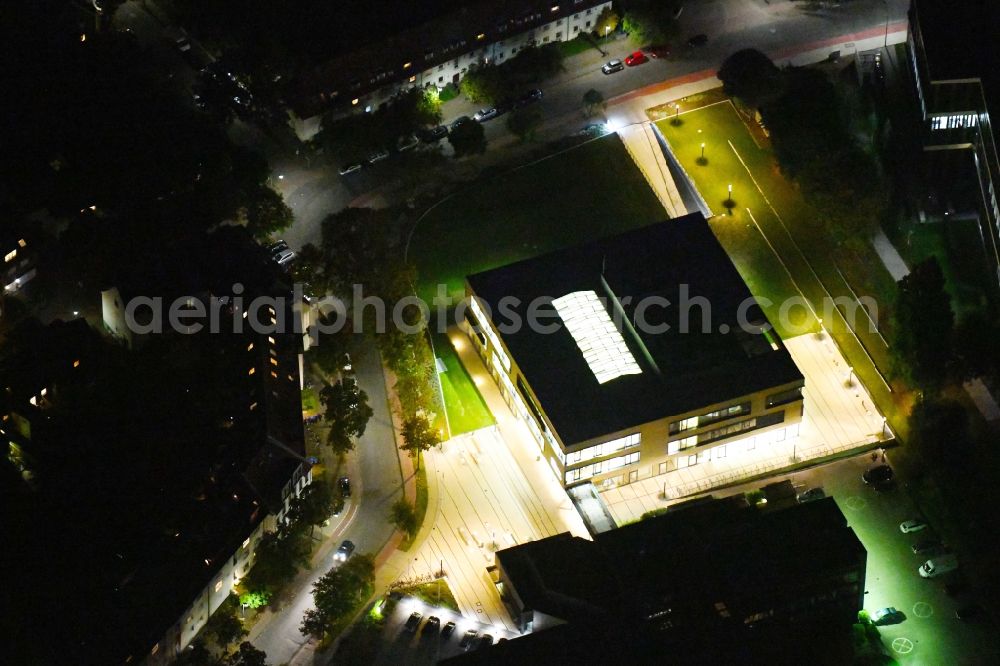 Aerial photograph at night Münster - Night lighting Hospital grounds of the Clinic Universitaetsklinikum Muenster on Albert-Schweitzer-Campus in Muenster in the state North Rhine-Westphalia, Germany